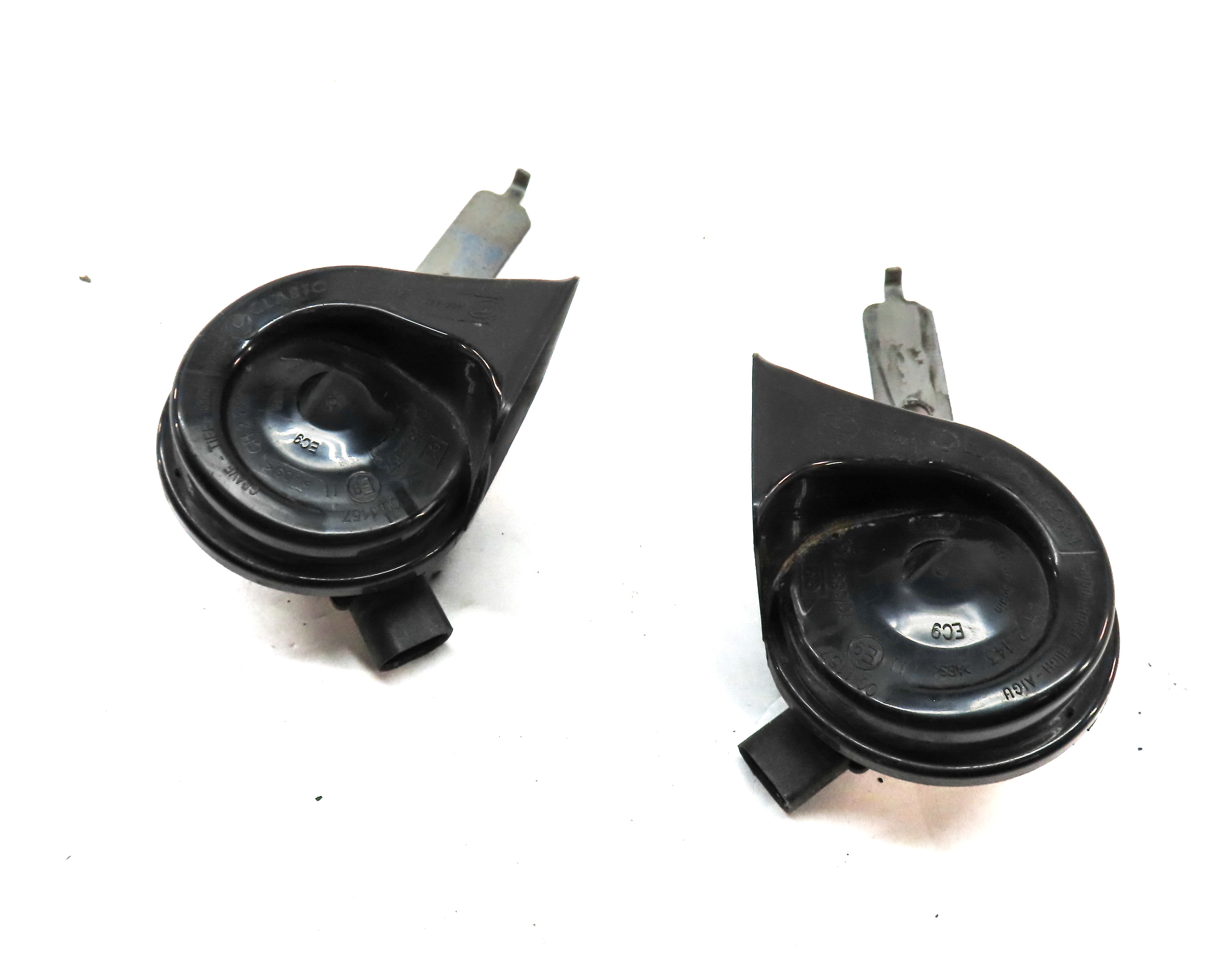 2013-2019 BMW X5 X6 (E70 F15 F16) HIGH & LOW TONE HORN SET-2 — exact item pictured